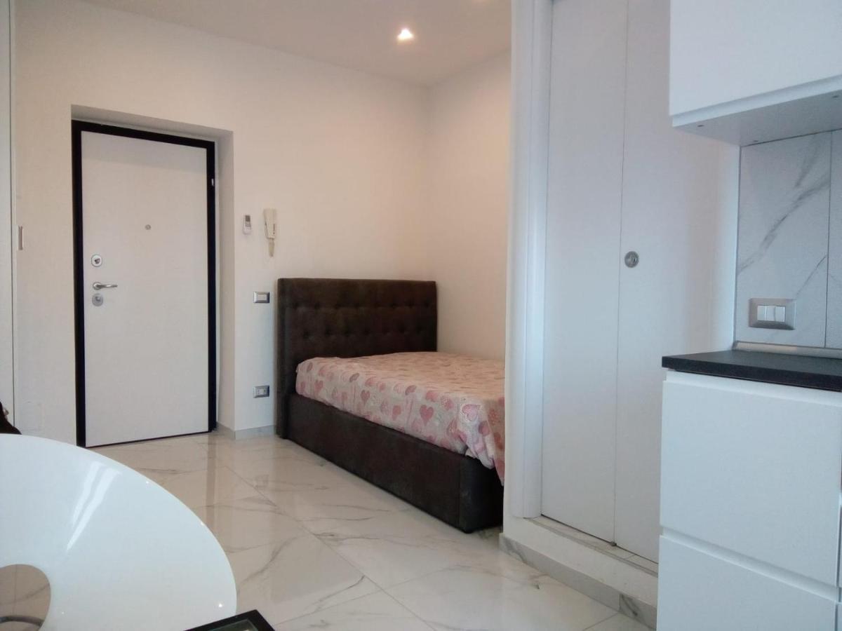 Apartamento Studio Triboniano Milán Exterior foto