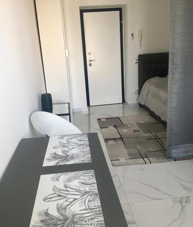 Apartamento Studio Triboniano Milán Exterior foto
